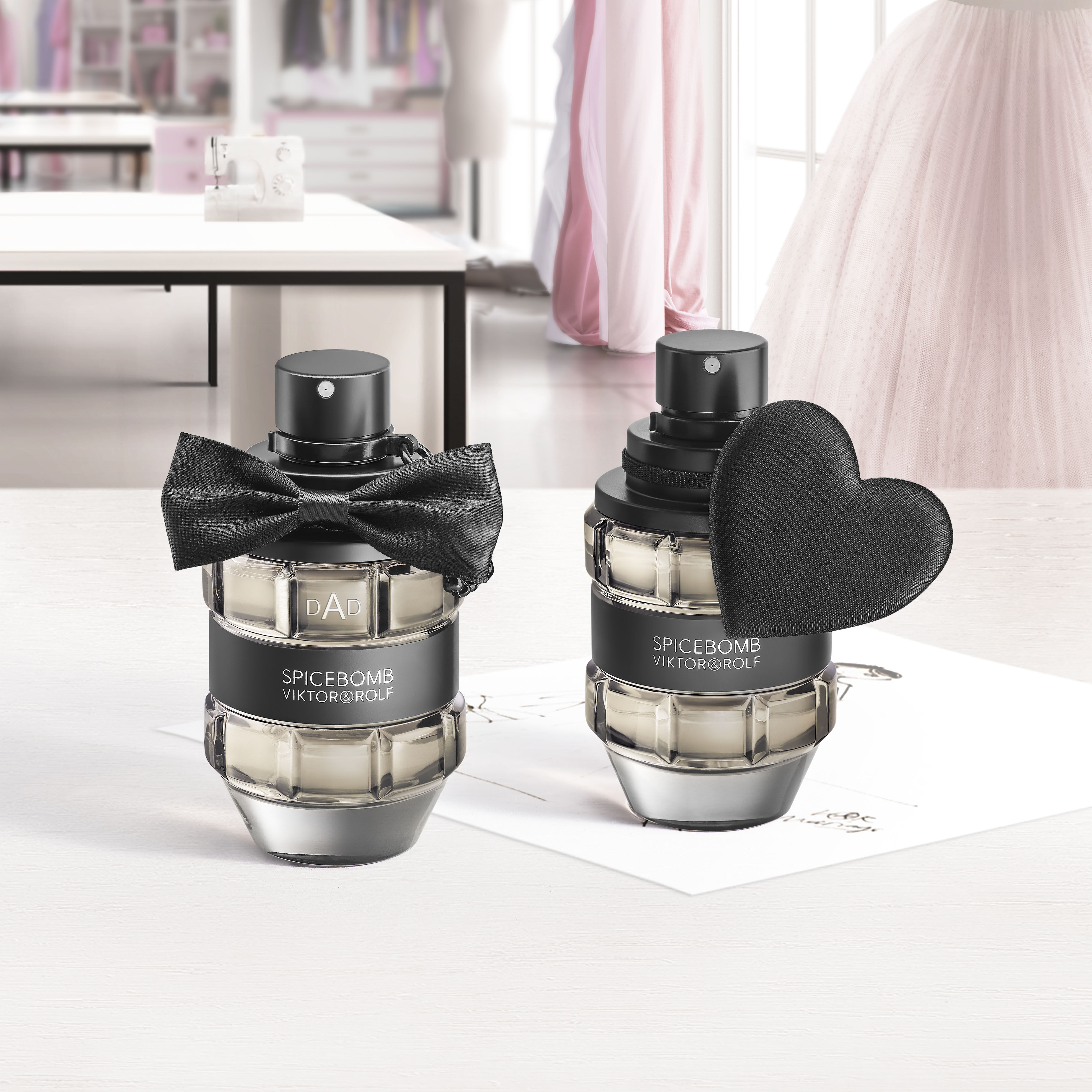 Viktor Rolf Spicebomb Eau de Toilette Spray 3 oz for Men
